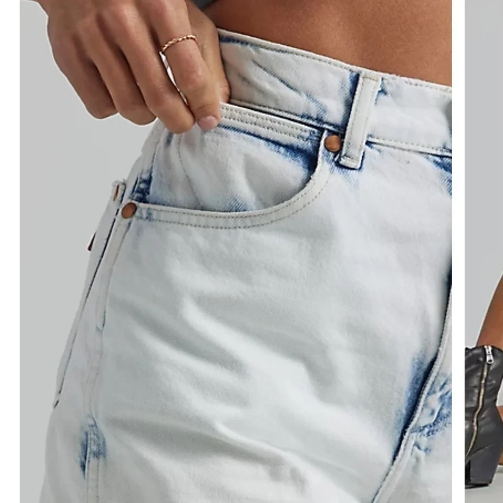 WOMEN'S WRANGLER® FESTIVAL SHORT IN STORM size 32 NWT